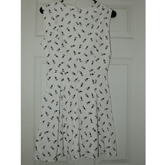 Unique fit&flare dress💃 - Picture 3 of 5